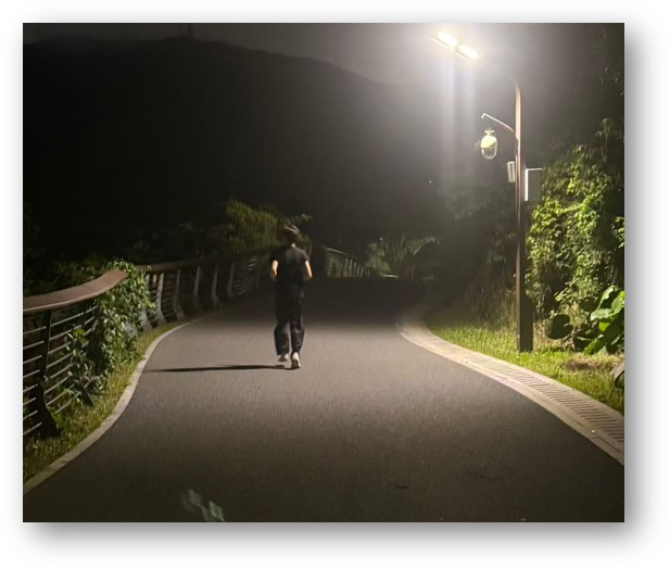 阿坡并不喜欢跑步，但有时还是要给我们跑测试